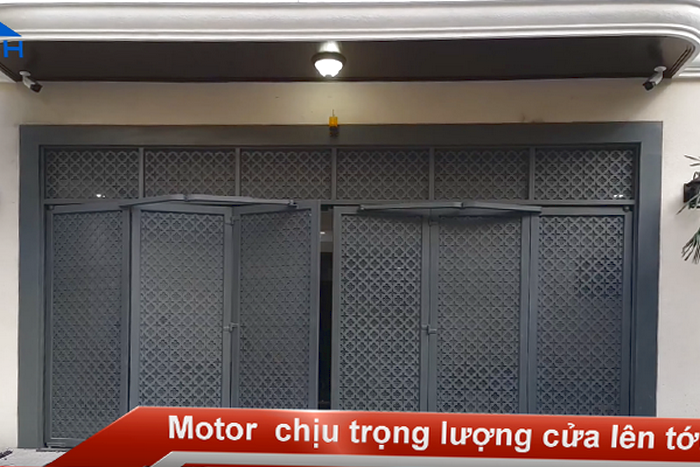 Lắp đặt cổng xếp tự động 6 cánh tại Sài Gòn, motor âm sàn thương hiệu TAU R40 Italy 